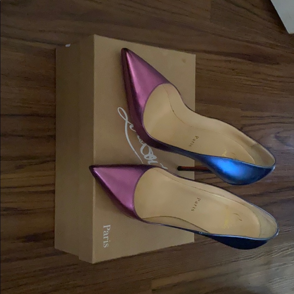 SOLD Christian Louboutin👠
